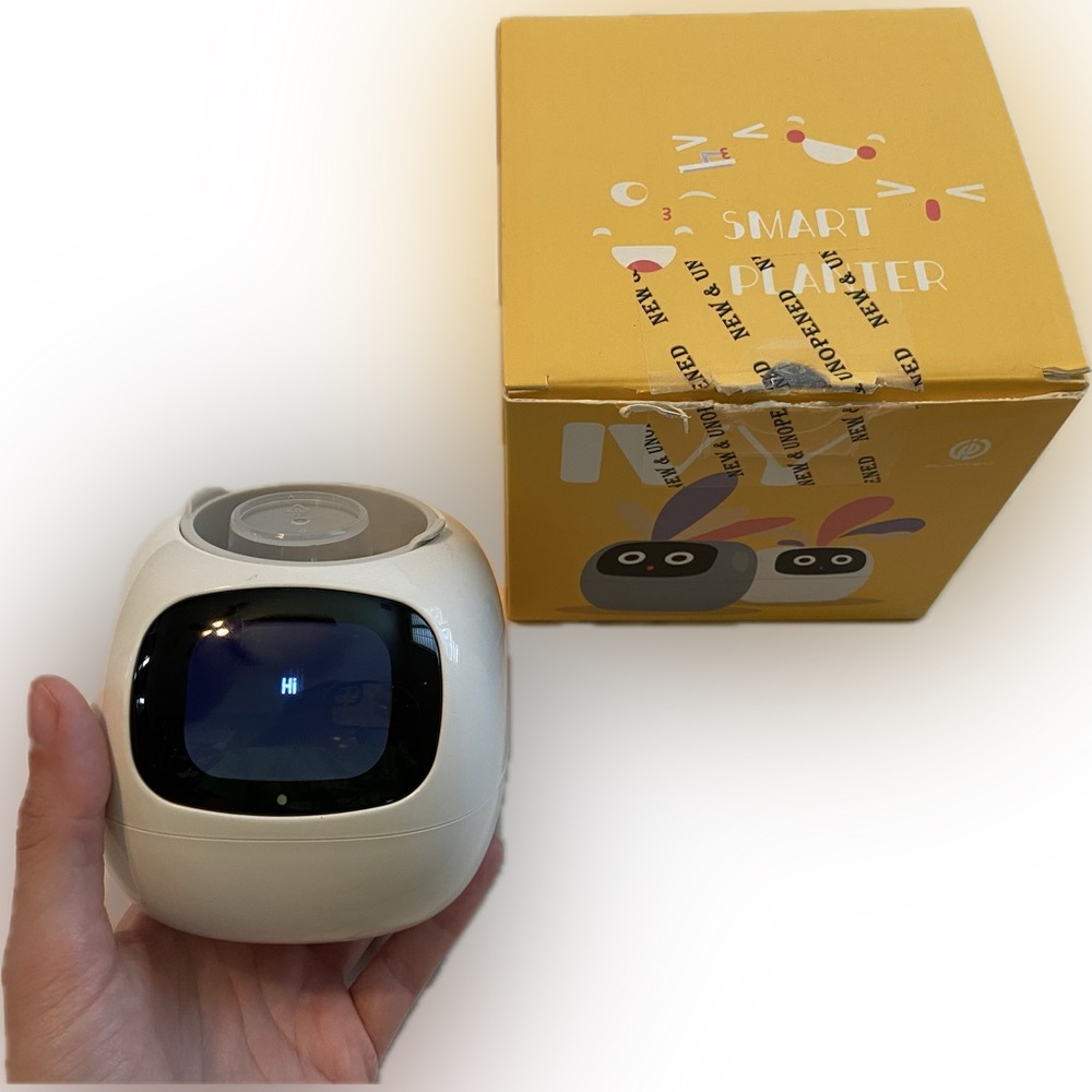NIB SMART PLANTER ROBOT PET - WHITE